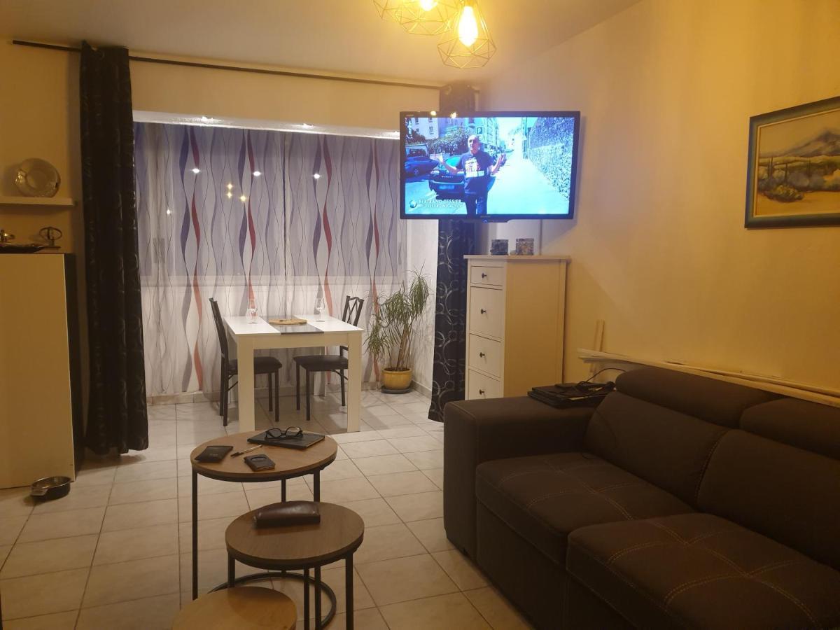 Apartamento Le Queirele Le Lavandou Exterior foto